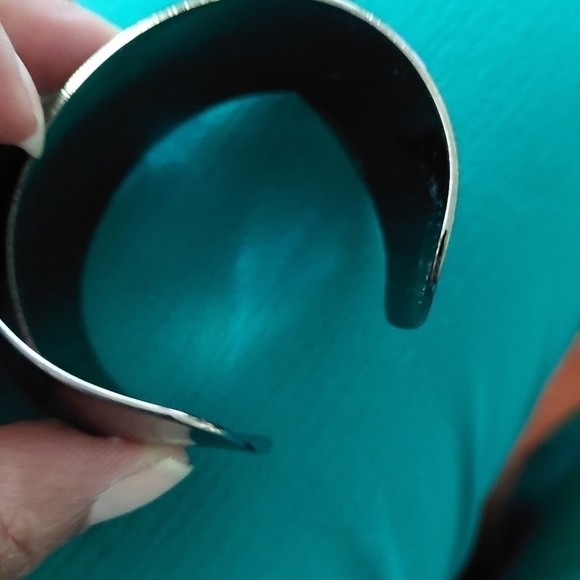 Vintage* Geometric Ribbon Cuff Bracelet - Picture 4 of 5